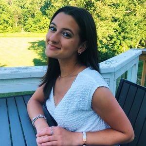 Meet your Posher, Elli